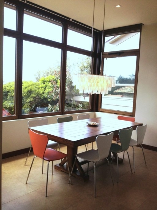 Eclectic coastal dining room by Jewels at Home Eclectic coastal dining room by Jewels at Home