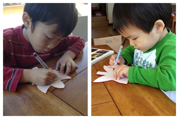 Tutorial for Thanksgiving felt leaf garland with muslin backing to write what we're thankful for. {from Jewels at Home} Tutorial for Thanksgiving felt leaf garland with muslin backing to write what we're thankful for. {from Jewels at Home}