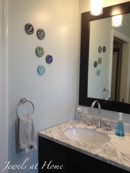 Hawaiian beach-inspired bathroom.  Shared kids and guest bathroom.  {Jewels at Home}
