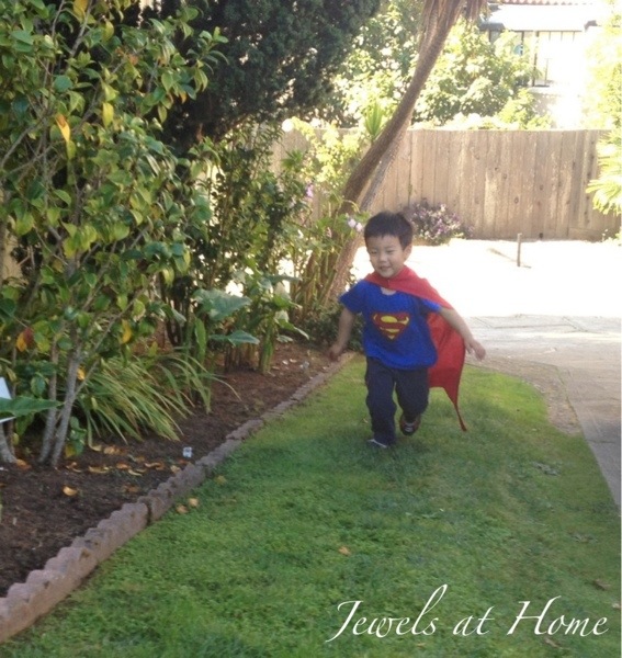 DIY Superhero capes for a birthday party! Jewels at Home