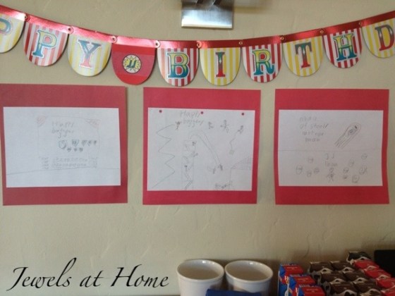 Superhero birthday party with tons of DIY ideas for your little one | Jewels at Home