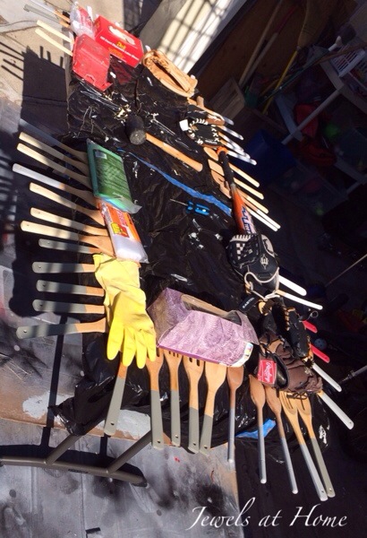 DIY dip-painted wooden kitchen utensils | Jewels at Home