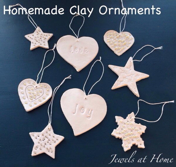 Christmas ornaments to make with the kids.  These are simple and beautiful!  Jewels at Home