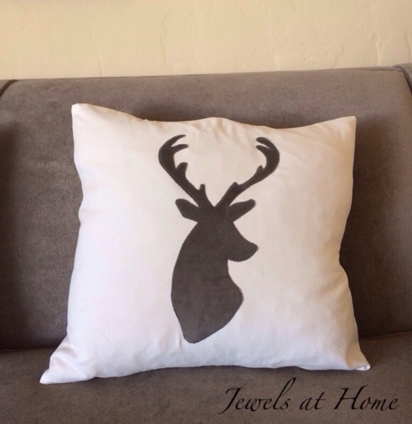 Reindeer pillows in a simple white and gray color scheme for Christmas and the whole winter | Jewels at Home