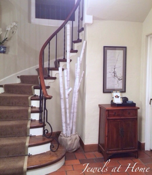 So cool!  Transform cardboard and paper into faux birch branches for a beautiful display | Jewels at Home