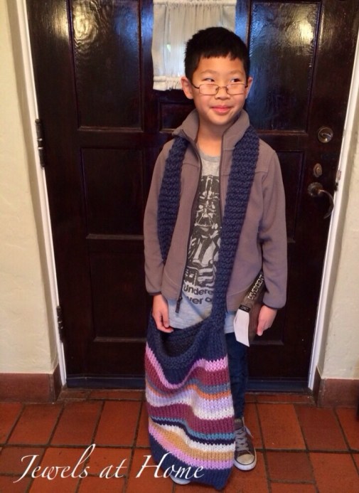 Knitted and felted handbag with colorful stripes | Jewels at Home