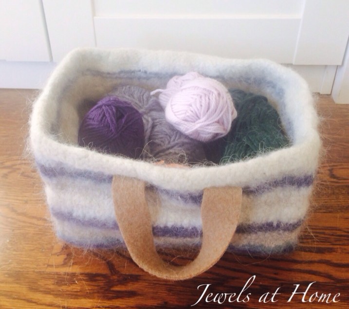 Instructions for knitting a pretty felted wool storage basket | Jewels at Home