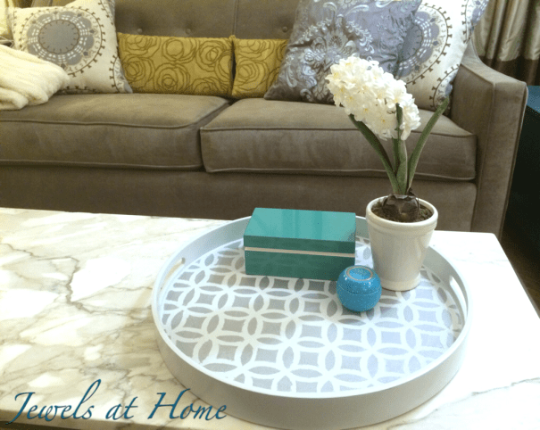 Elegant overlapping circles painted tray in silver and blue | Jewels at Home