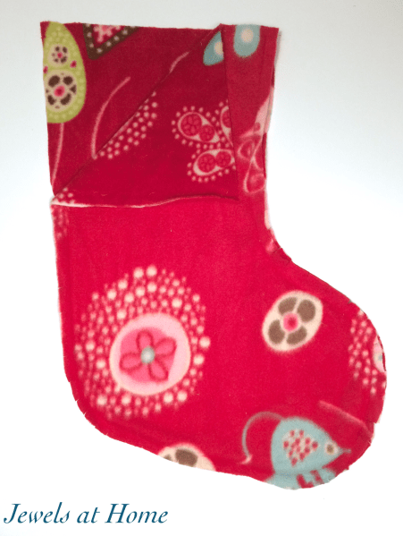 Pattern for Easy Custom Fleece Christmas Stockings | Jewels at Home