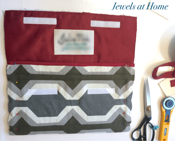 DIY Padded Laptop Sleeve in Modern Graphic Fabric | Jewels at Home