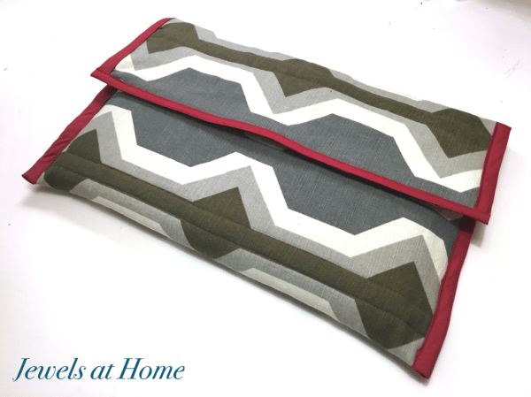 DIY Padded Laptop Sleeve in Modern Graphic Fabric | Jewels at Home