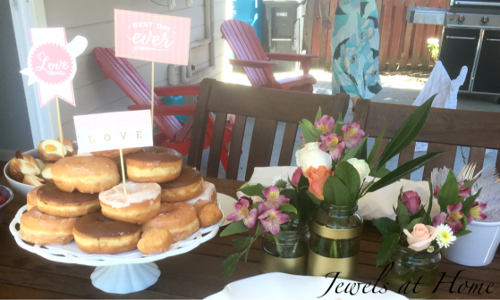 DIY gold-painted vases | Jewels at Home